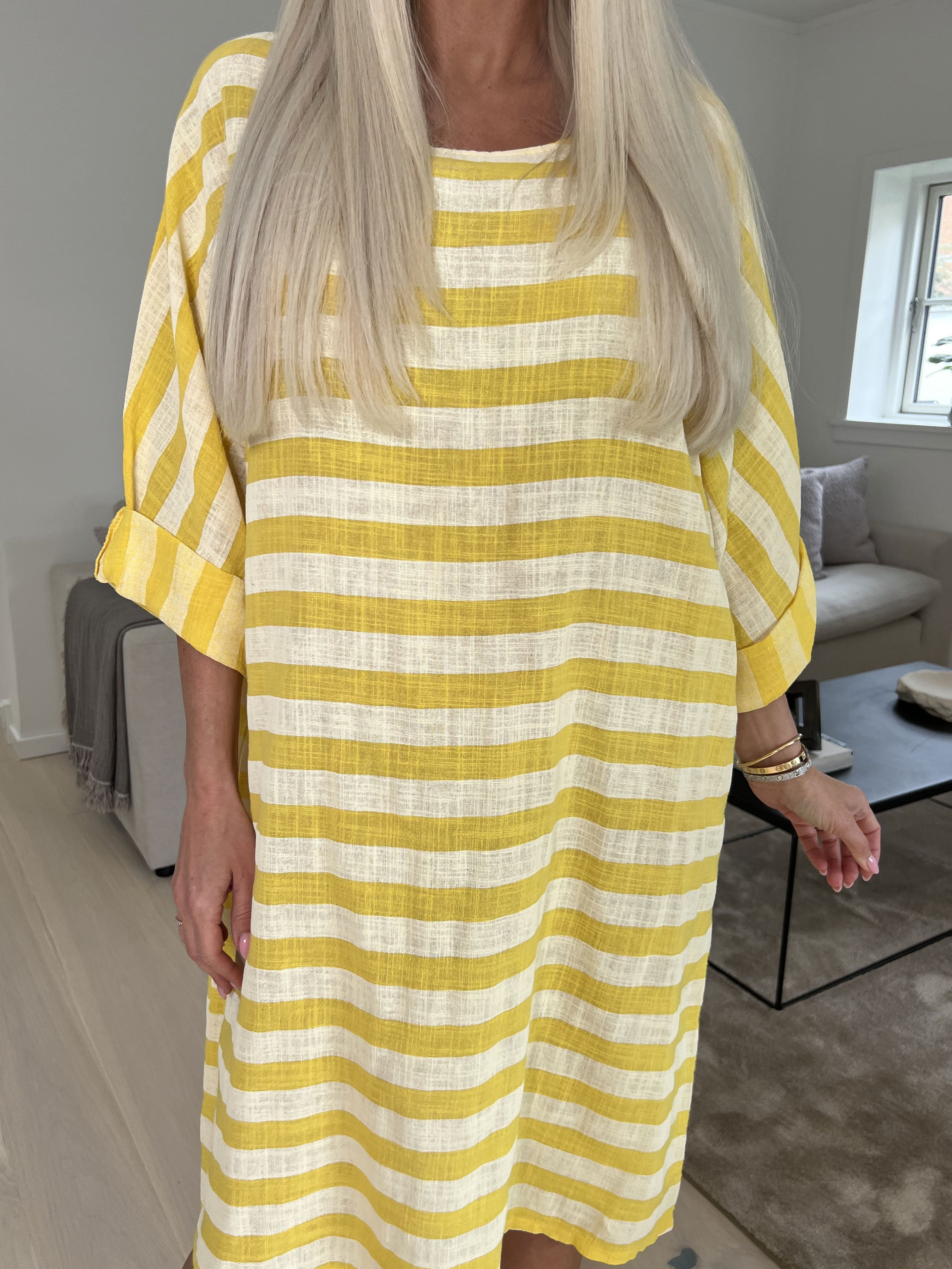 Claudine - Sød stribet bomuldskjole